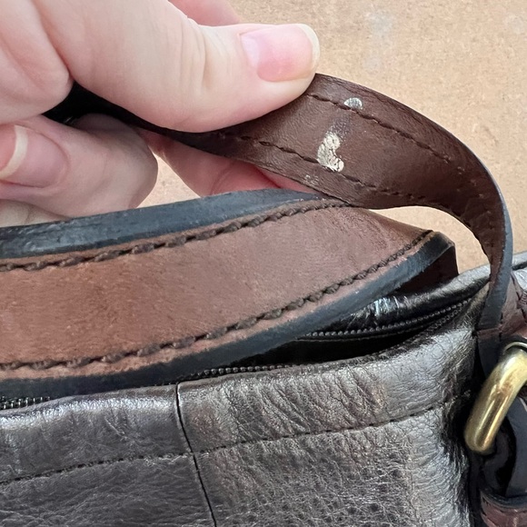 Fossil Explorer Messenger Tote Pewter Metallic - Picture 10 of 11